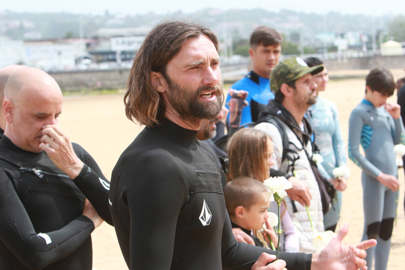 Emotivo Homenaje Surfero A Lvaro Naves En Gij N El Comercio Diario